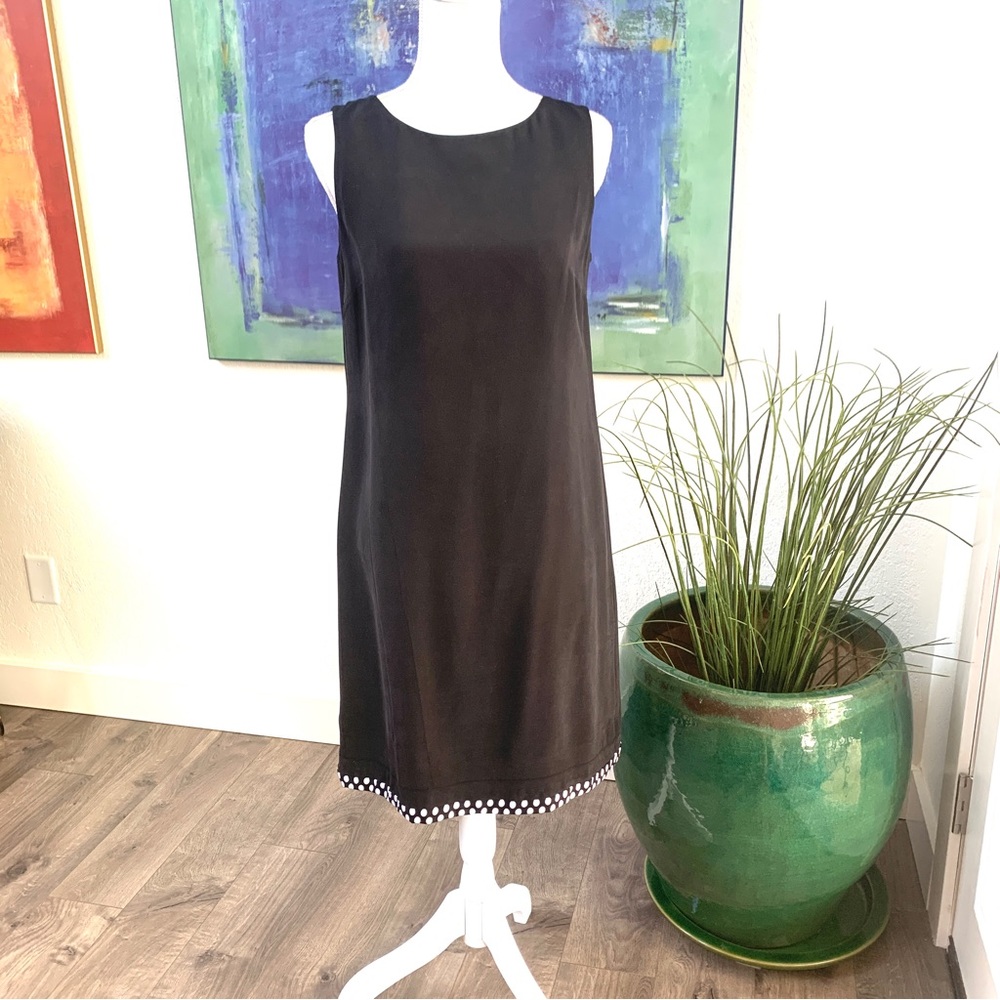 Finity sleeveless Silk black dress with polka dot hemline detail M